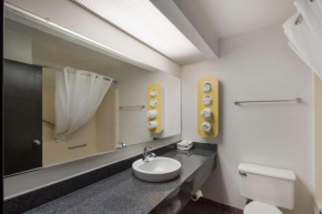 Гостиница Motel 6-Rothschild, WI  Монона